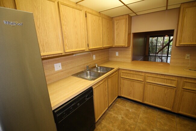 Building Photo - 5939 Forest Hill Blvd