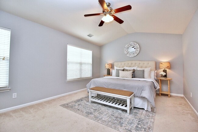 Building Photo - Townhome in South Park for Rent!