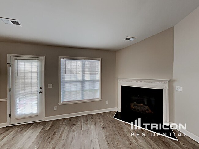 Building Photo - 4586 Woodway Dr