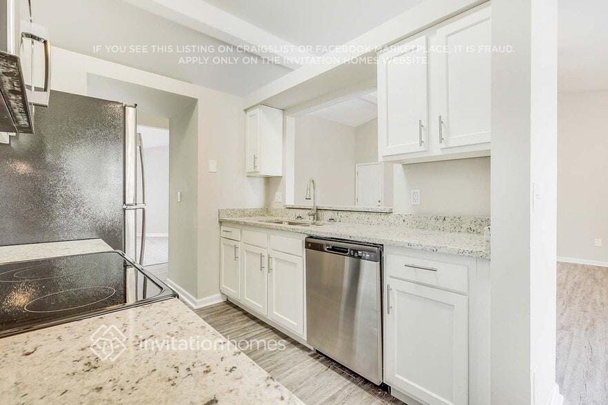 Building Photo - 2725 Rochford Ct