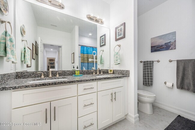 Building Photo - 1810 Noel Pl