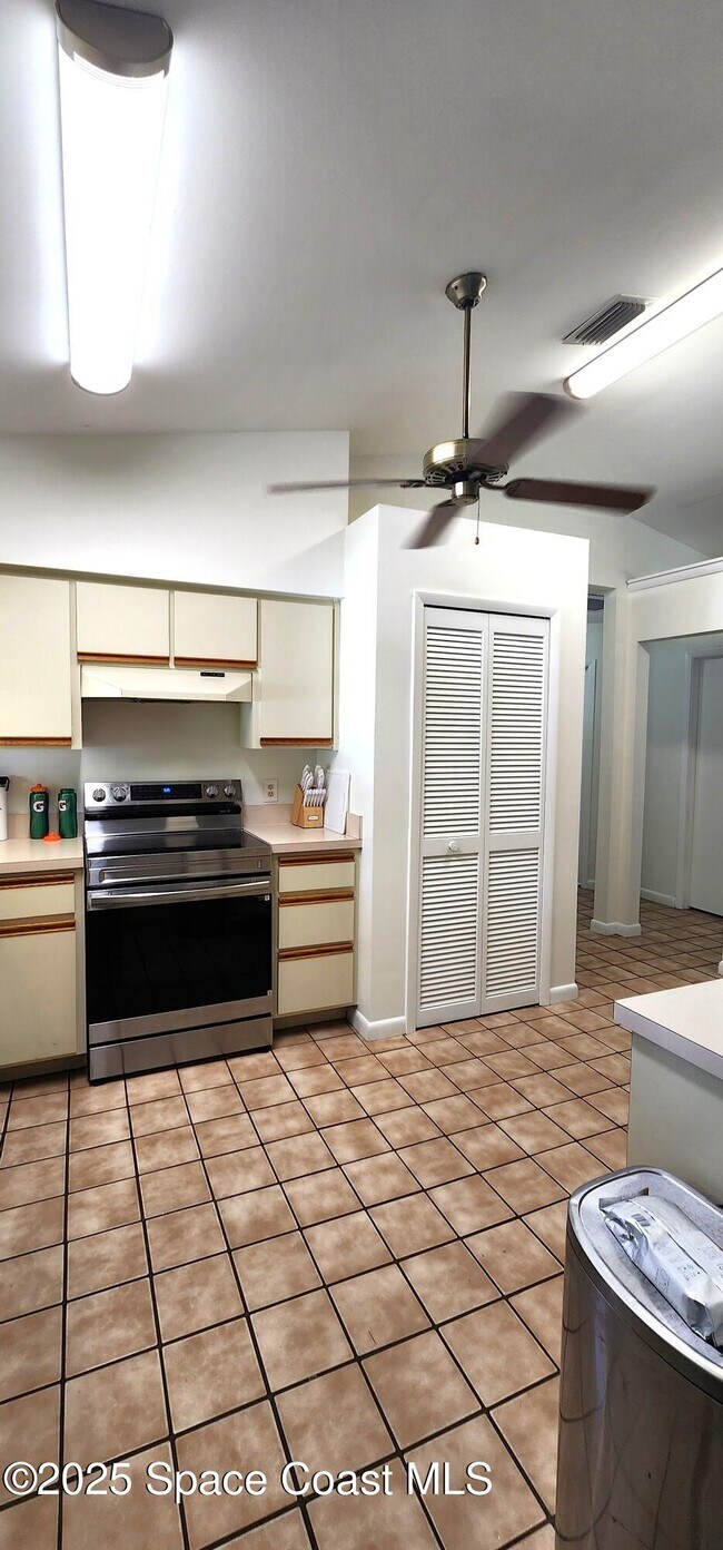 Building Photo - 7746 Mango Grove Ave