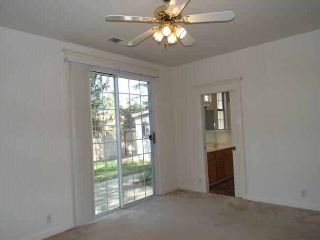 Building Photo - Gorgeous House in California Park Neighbor...