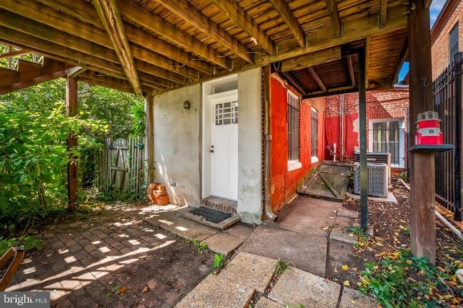 Building Photo - 665 Washington Blvd