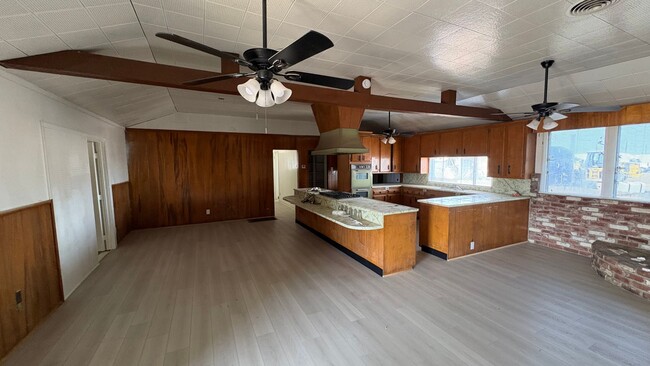 Building Photo - Farm style living