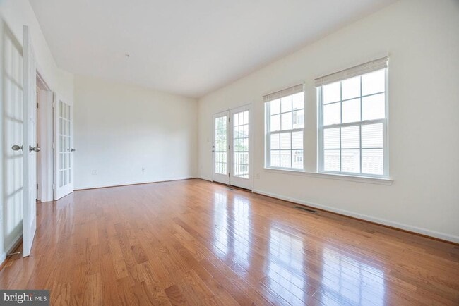 Building Photo - 616 Warbler Walk