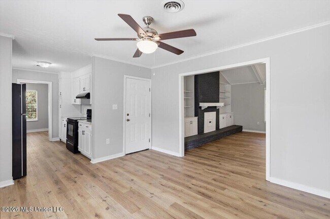 Building Photo - 104 Park Trail