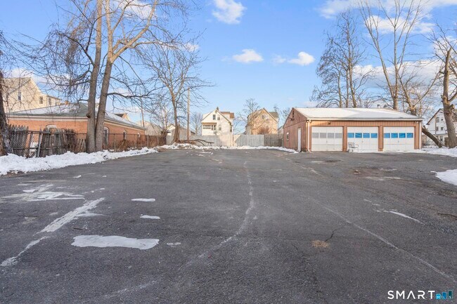 Building Photo - 26-28-28 Mc Lean St