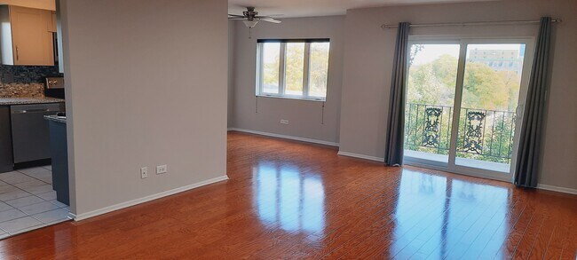 Living and dining room space. - 434 Clinton Pl