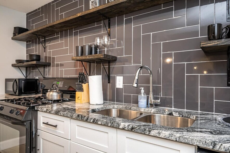 Building Photo - 215 Piedmont Ave NE