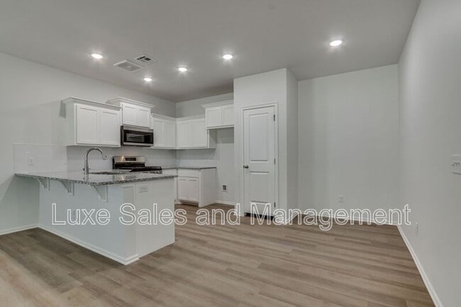 Building Photo - 11607 Mackenzie Wy