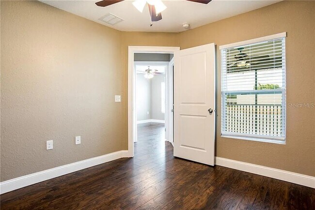 Building Photo - 5438 Lunn Landings Ave