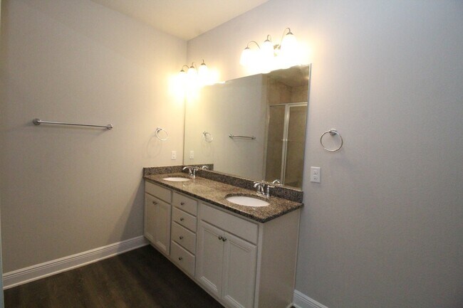 Building Photo - Ashley Plantation 3/2 Home with Open Layou...