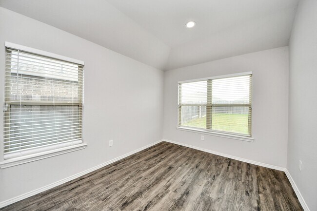 Building Photo - 20715 Southern Wds Blvd