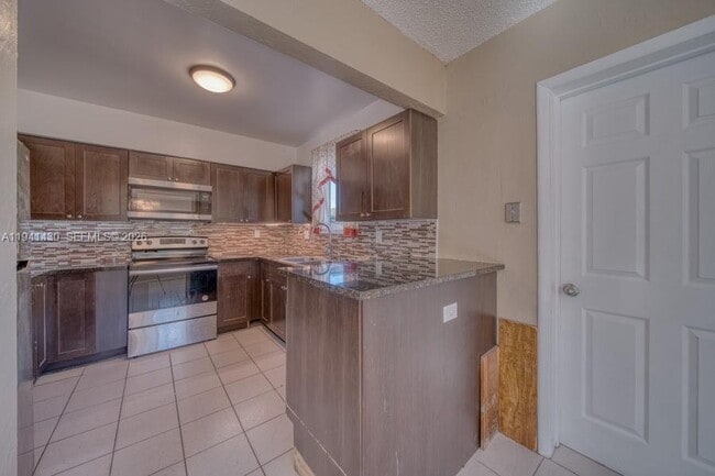 Building Photo - 12220 NE Miami Pl