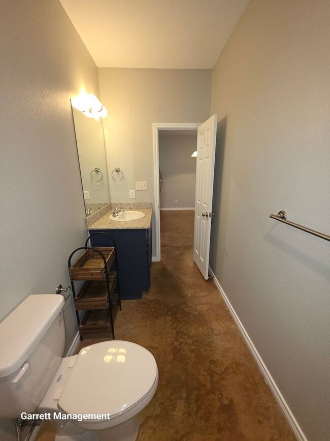 Building Photo - 1/1 House in the Country