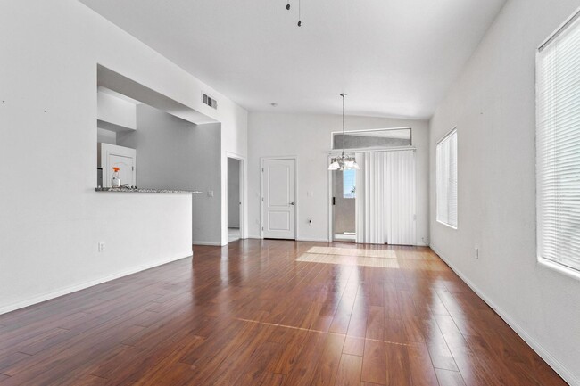 Building Photo - 8805 Jeffreys St