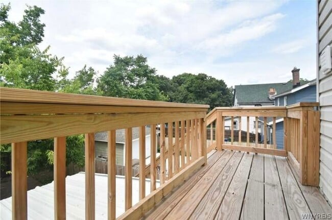 Building Photo - 28 Red Jacket Pky