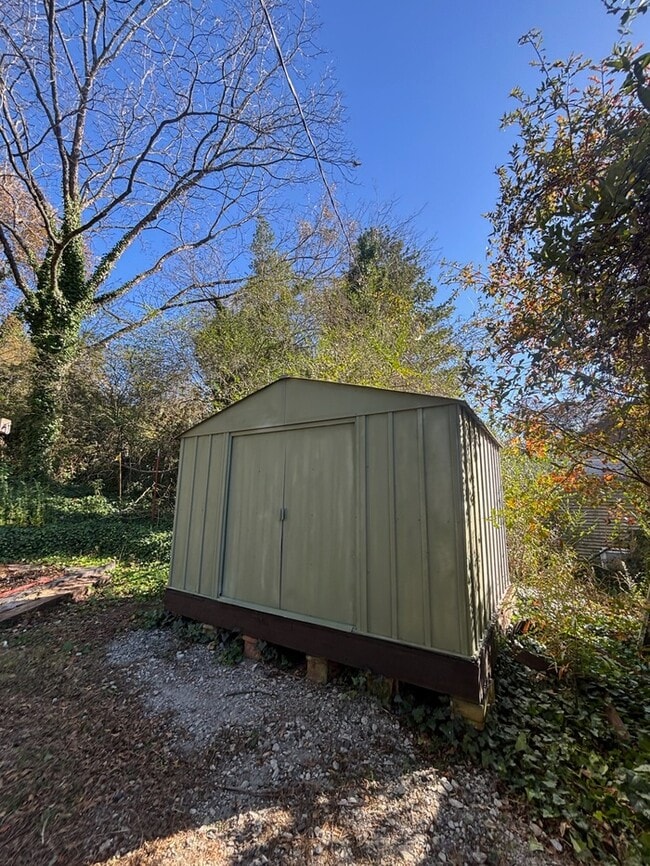 Building Photo - 2 bedroom 2 bathroom