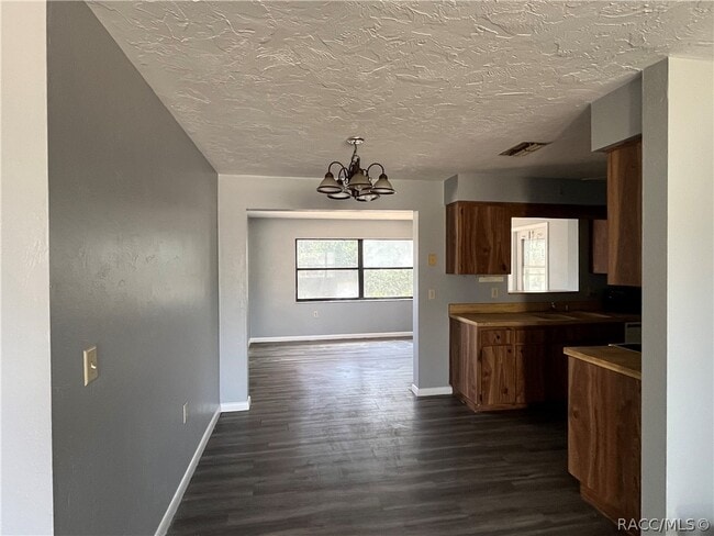 Building Photo - 521 S Harrison St