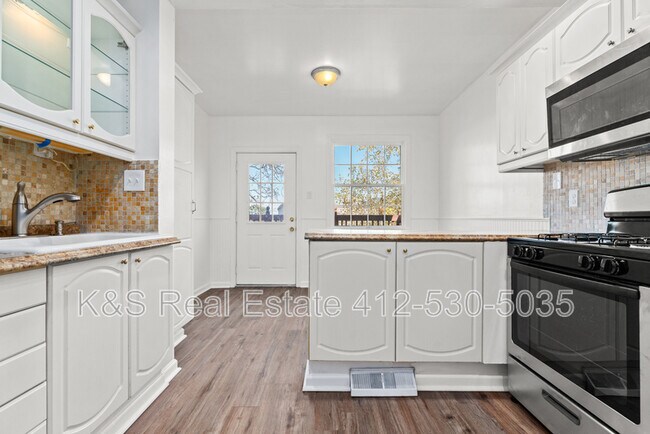 Building Photo - 1043 Mt Oliver St