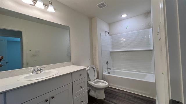Building Photo - 702 Camden Dr