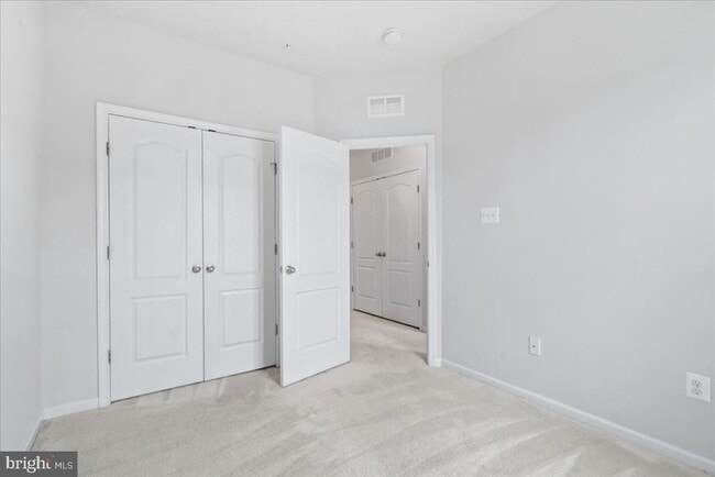 Building Photo - 309 Spring Bank Way