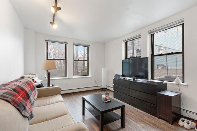 Building Photo - 2787 John F. Kennedy Blvd