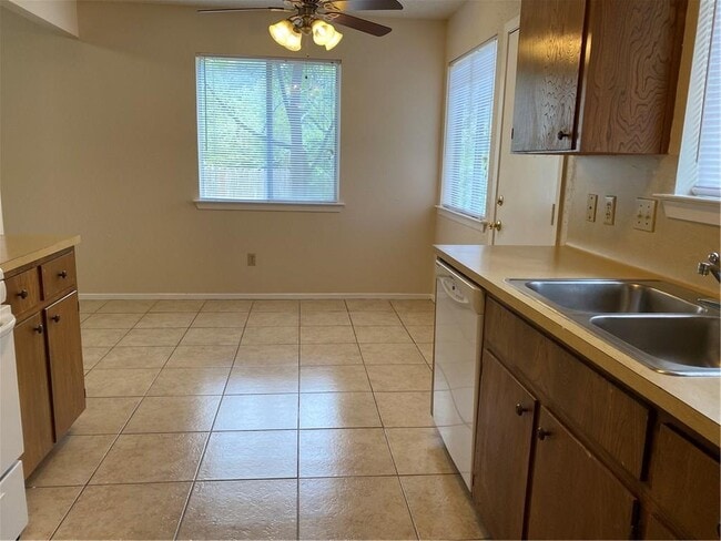 Building Photo - 11900 Doubloon Cove