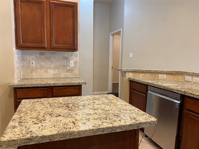 Building Photo - 4401 Egret Dr