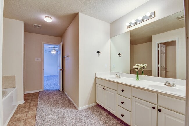 Building Photo - 3223 Zephyr Glen Way