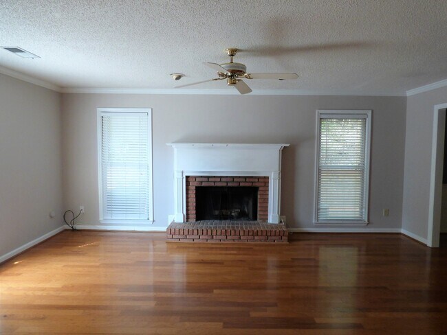 Building Photo - 704 Old Rocky Ridge Ln (Rocky Ridge Rd)