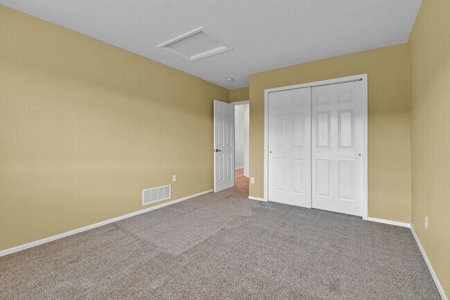 Building Photo - 705 Witchhazel Ct