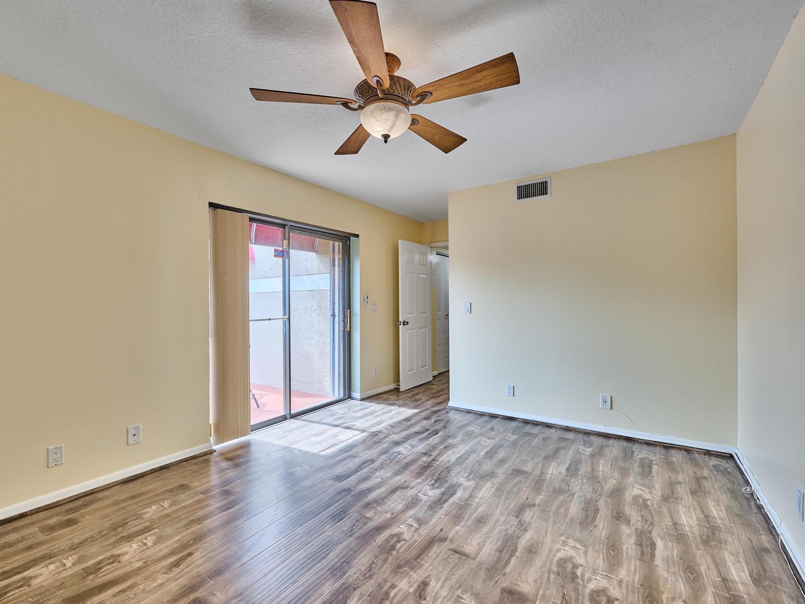 Building Photo - 4075 Village Dr