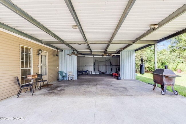 Building Photo - 1064 Oleus Champagne Rd