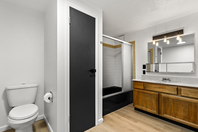 Building Photo - 36839 Gaylin Ave