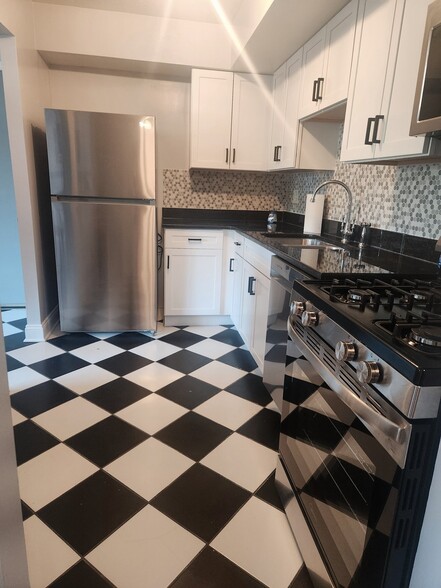 Building Photo - 4779 Columbia Rd