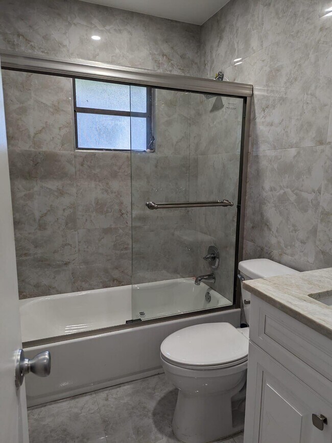 Building Photo - 7710 Lago Del Mar Dr