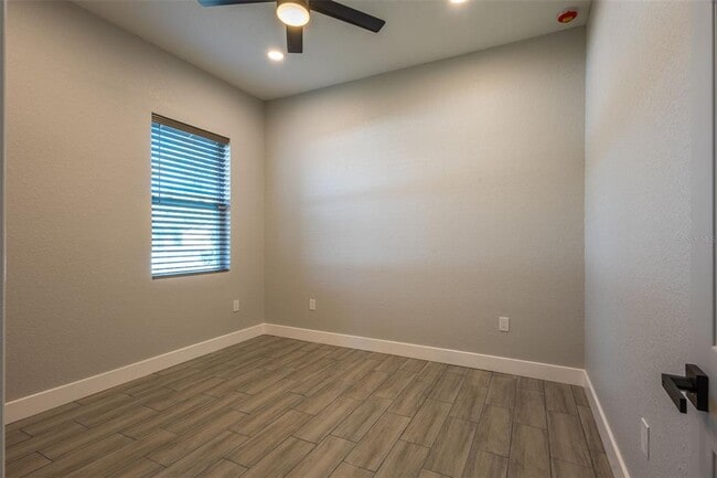Building Photo - 9912 Golden Loop