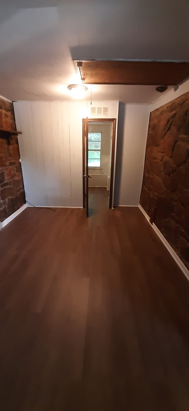 Building Photo - 17237 N Hwy 71