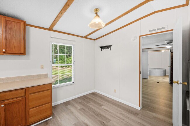 Building Photo - 6373 Kilcrease Rd