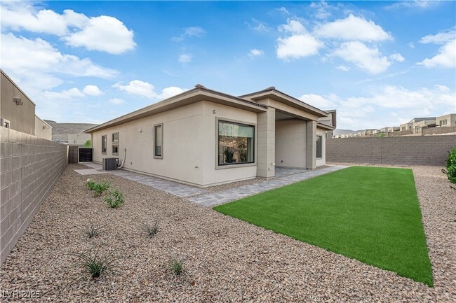 Building Photo - 11032 Rolling Vista Dr