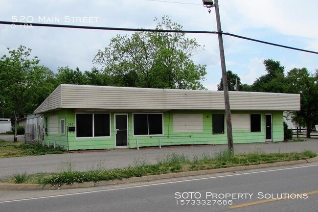 Primary Photo - bedroom in Scott City MO 63780