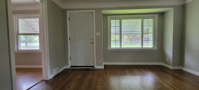 Building Photo - 4404 Marseilles St
