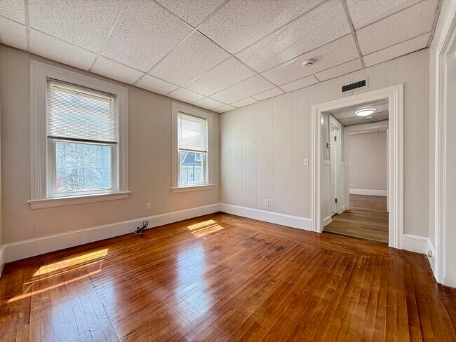 Building Photo - 346 Broadway