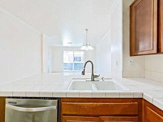 Building Photo - Spacious 3-Bedroom Home in Prime San Diego Location