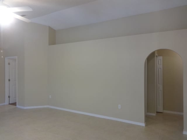 Building Photo - 2056 Redwood Cir NE