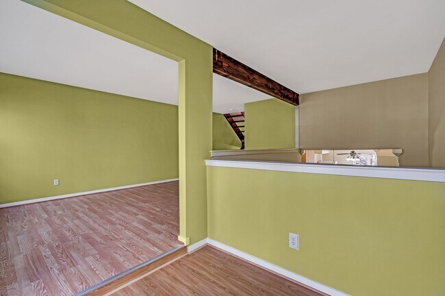 Building Photo - 216 Keats Ct