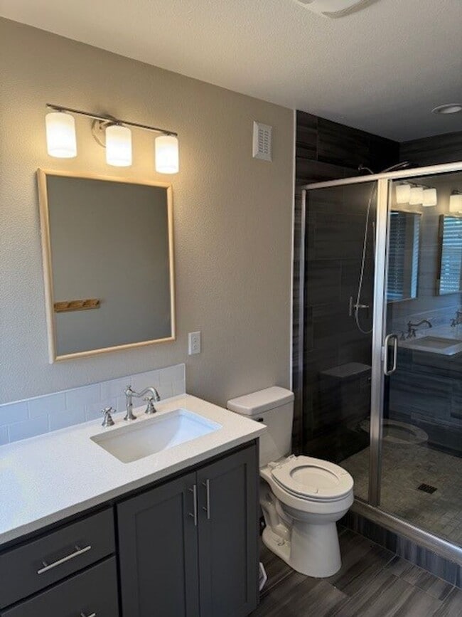 Building Photo - $500 OFF!! Newer South Salem Townhome - 2 ...