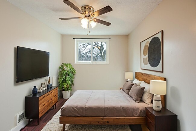 Building Photo - 4217 Gault Pl NE